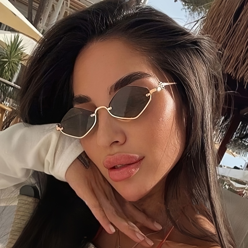 Street Fashion Look - New Decorative Diamond Shaped Half Frame