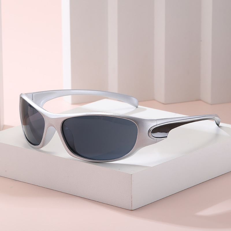 New Punk Y2K Sunglasses Women  - Street Fashion Look 评论和价格